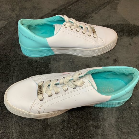 White and Teal GUESS Sneakers Size 8 1/2 in Womens - Picture 4 of 5